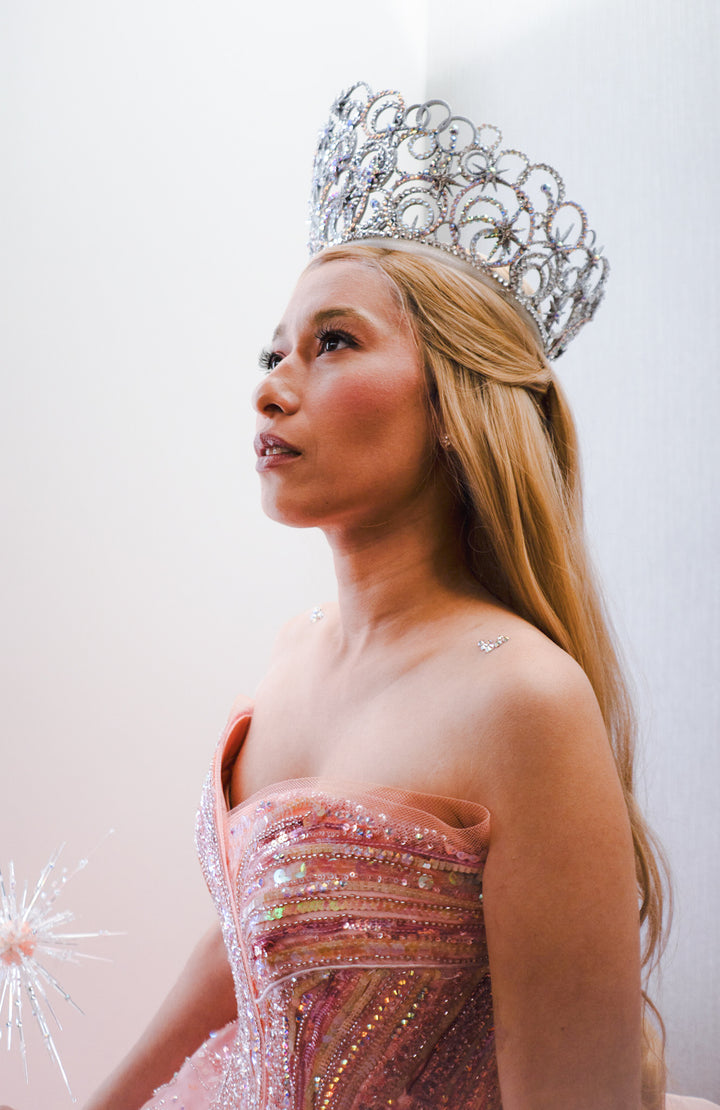 Honey Blonde Wavy Lace Front Synthetic Wig Bianca Glinda Look