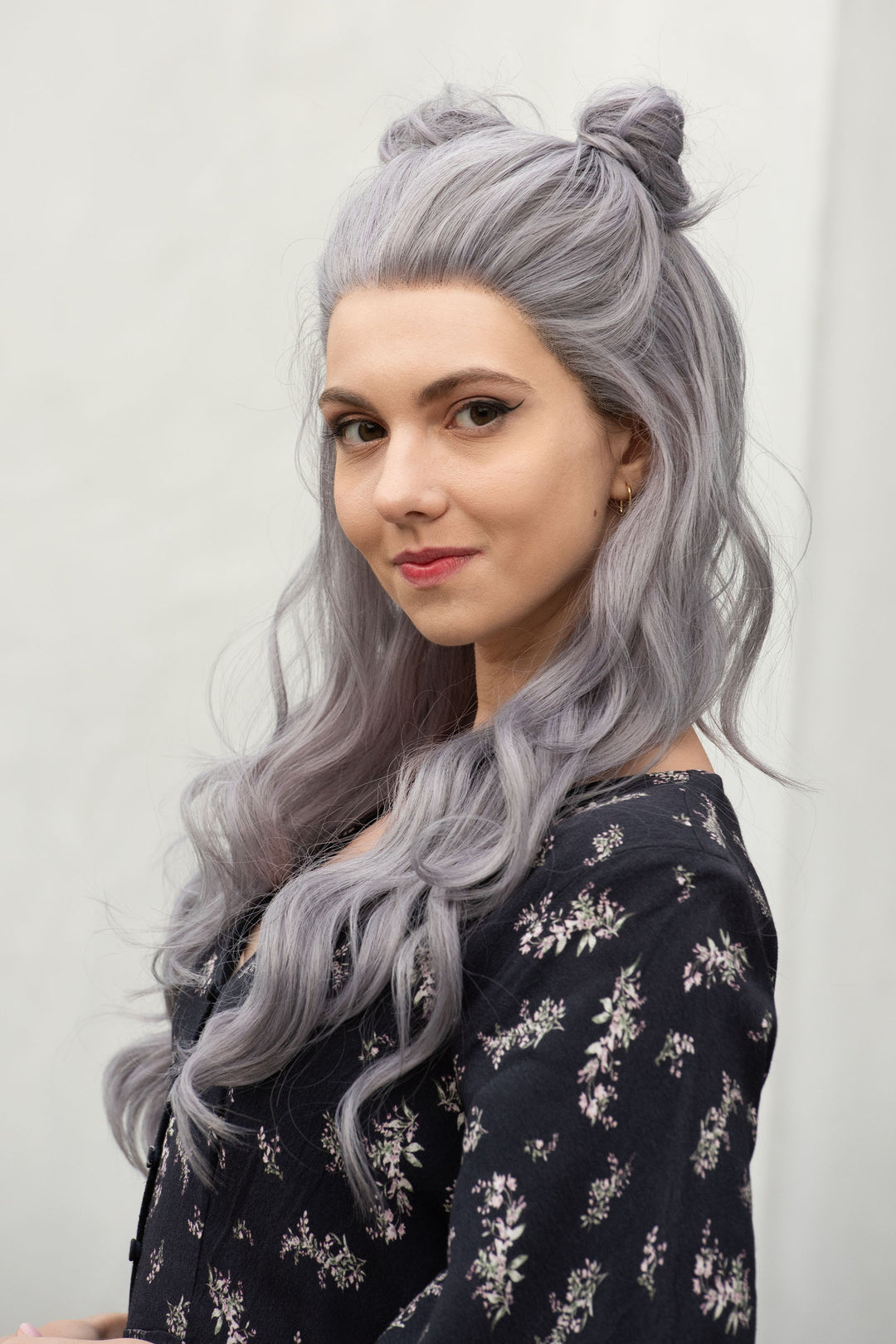 Kardashian Silver Lace Front Wavy Wig