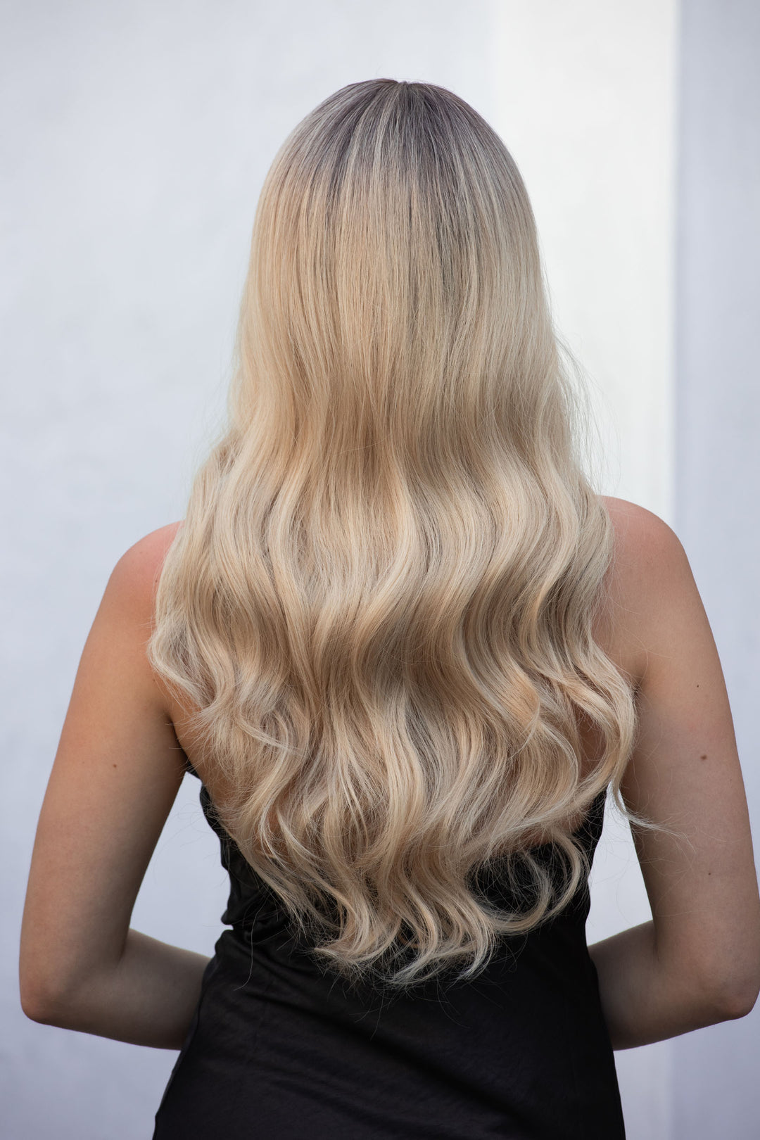 Light Blonde Ombre Wavy Synthetic Wig with Bangs Kenna