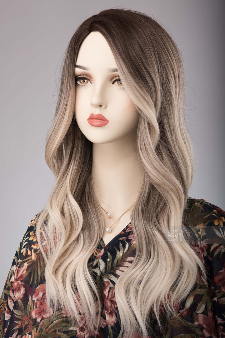 Vanilla Cream Ombre Blonde Wavy Wig Arlie