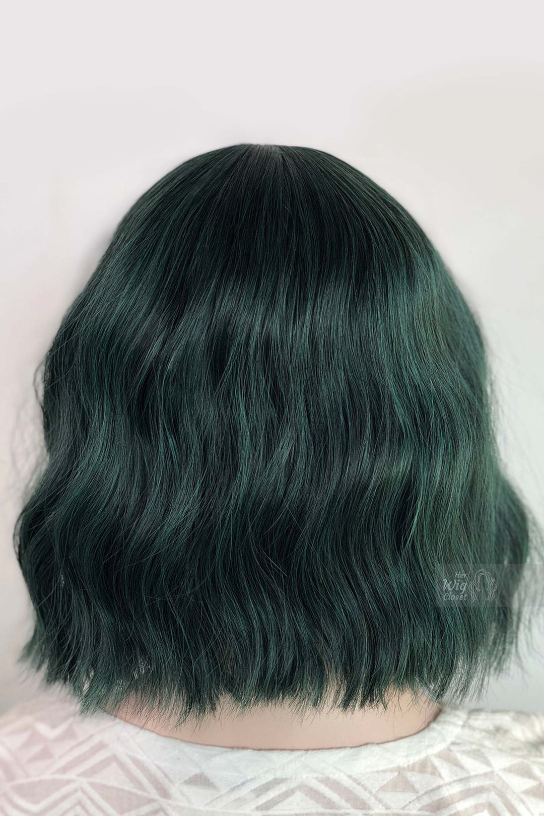 Pastel Green Wavy Synthetic Bob Wig with Bangs Polaris