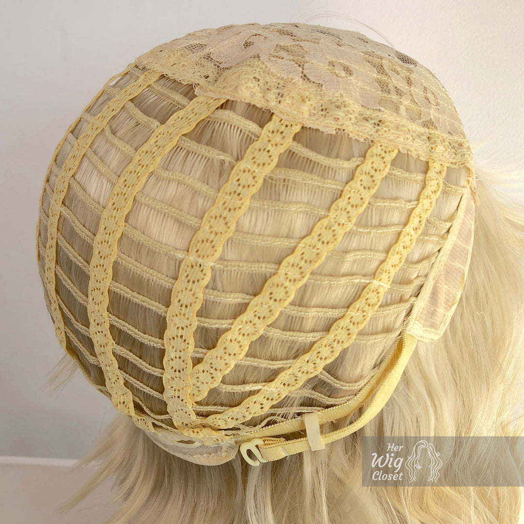 Amanda | Atomic Blonde Wavy Synthetic Wig with Bangs Her Wig Closet